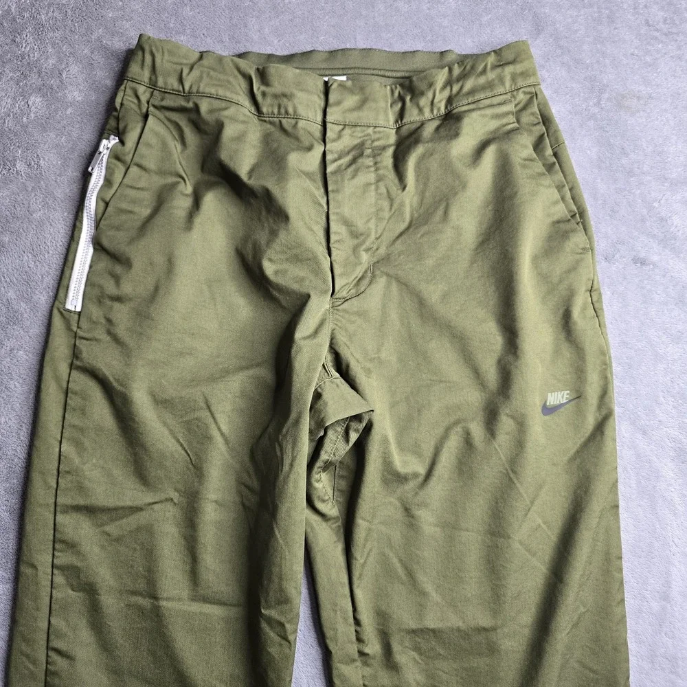 Nike Sportswear Essentials Unlined Cropped Pants Mens 30 Medium Green 25